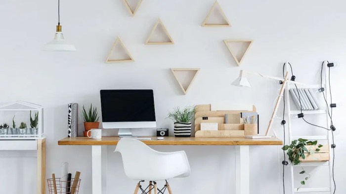 How to decorate office desk at home